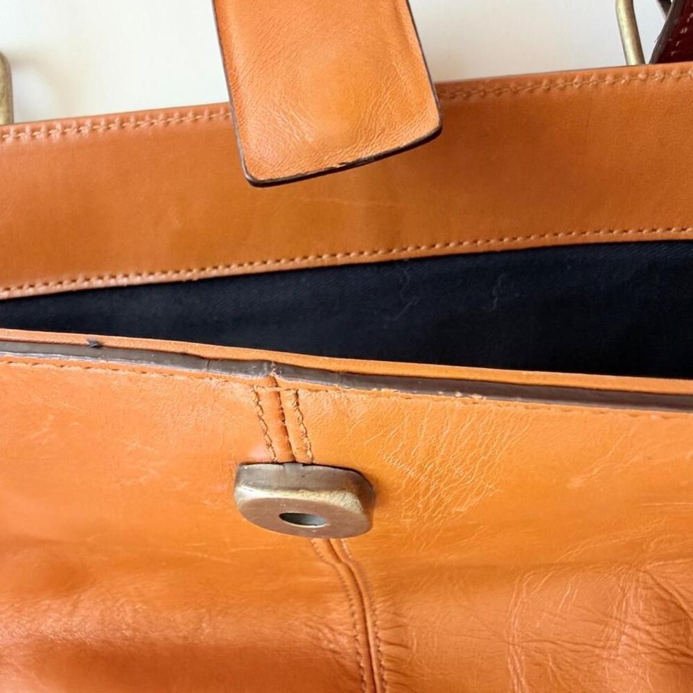 Vintage Y2K Hype Tan Leather Buckle Shoulder Bag - Picture 5 of 8